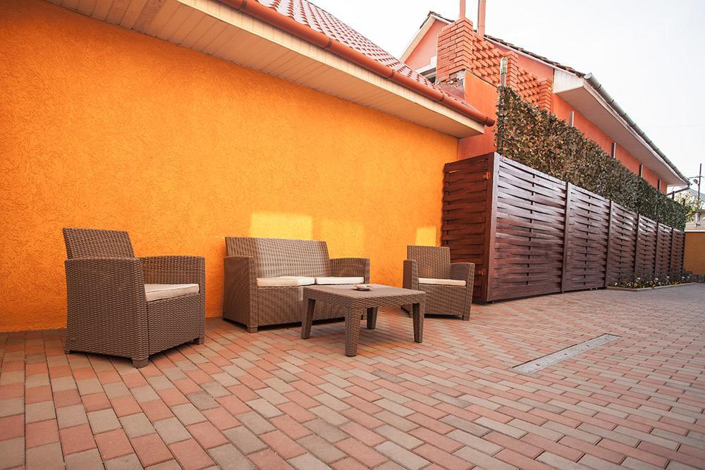 Goldenluxe Hotel Berehove  Bagian luar foto